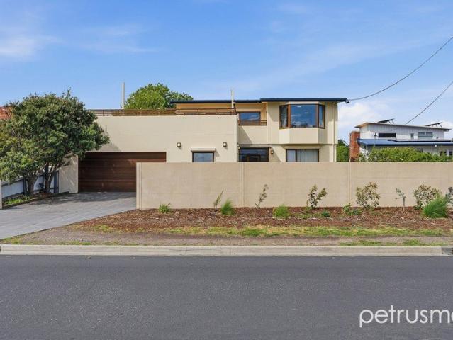Large, double glazed, walk to the beach! Live the dream