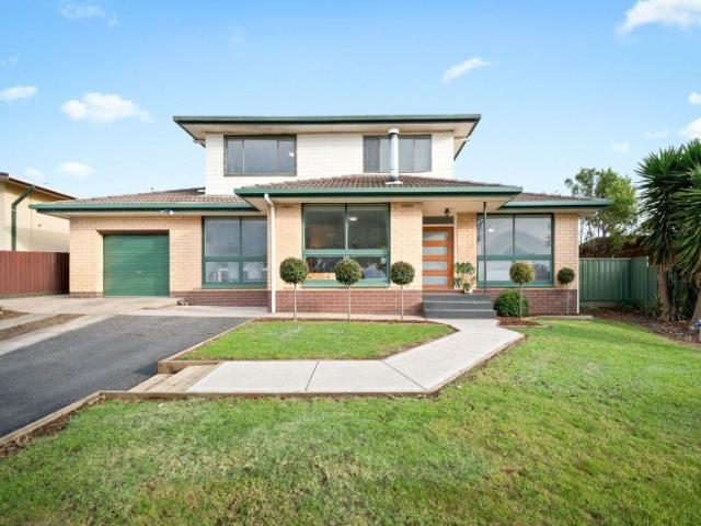 LARGE DOUBLE STORY FAMILY HOME