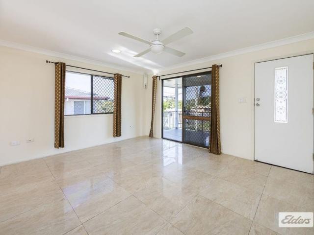 ​Spacious Family Home with Granny Flat – Utilites & Yard Maintenance Included!