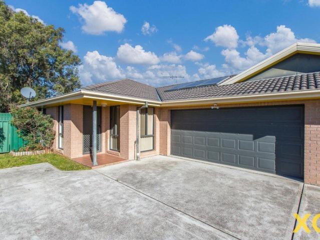 LARGE DUPLEX IN QUIET LOCATION