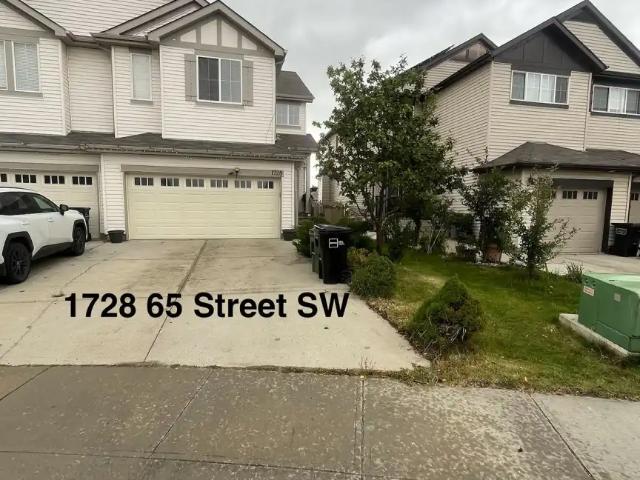 Large duplex with lots space
