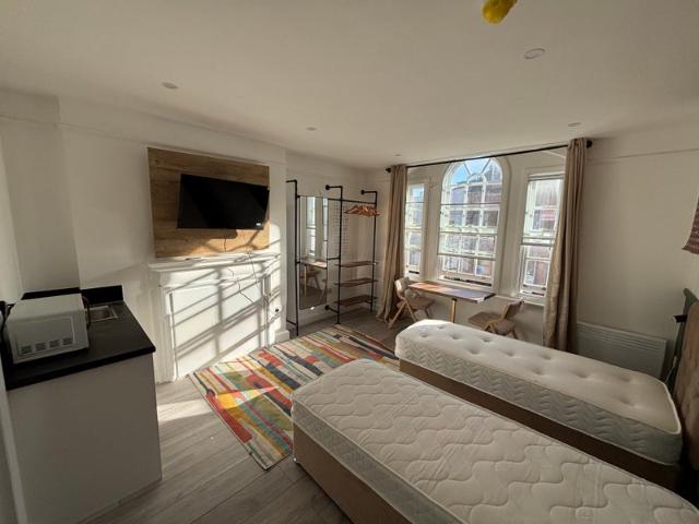 Large Ensuite Studio, Bromley High Street — NEW