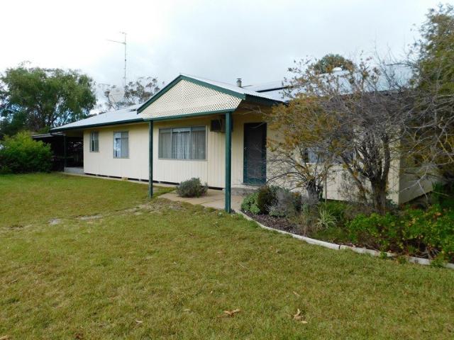 Large Family Farm House!