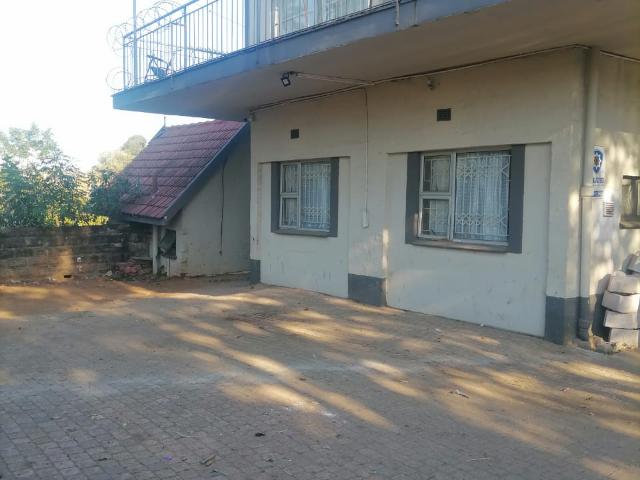 Large Family Flat in Berea West