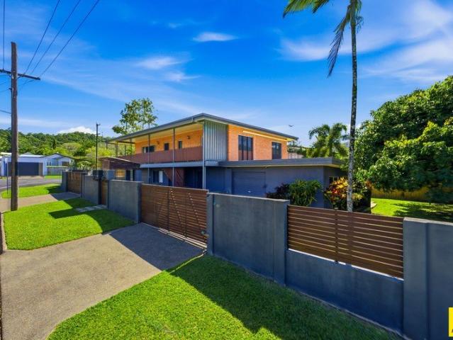 Large Family House in Popular Whitfield with Office!