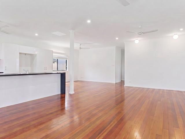 Large Family House in Popular Whitfield with Office!