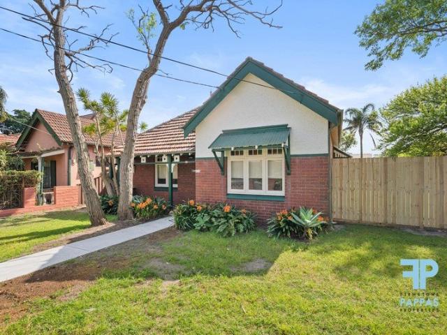 LARGE FAMILY HOME