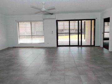 Large Family Home !