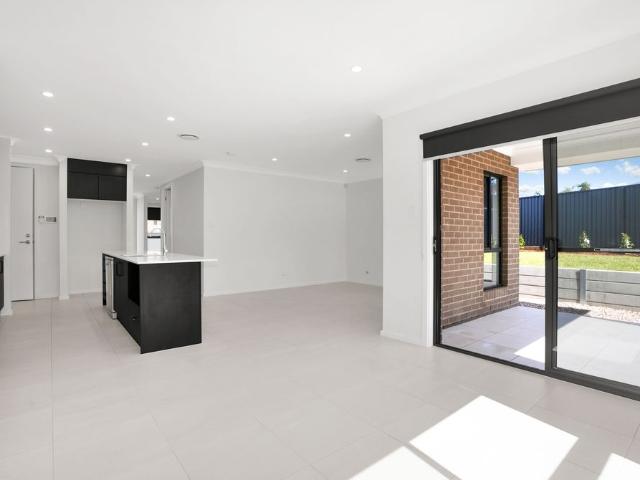 LARGE FAMILY HOME