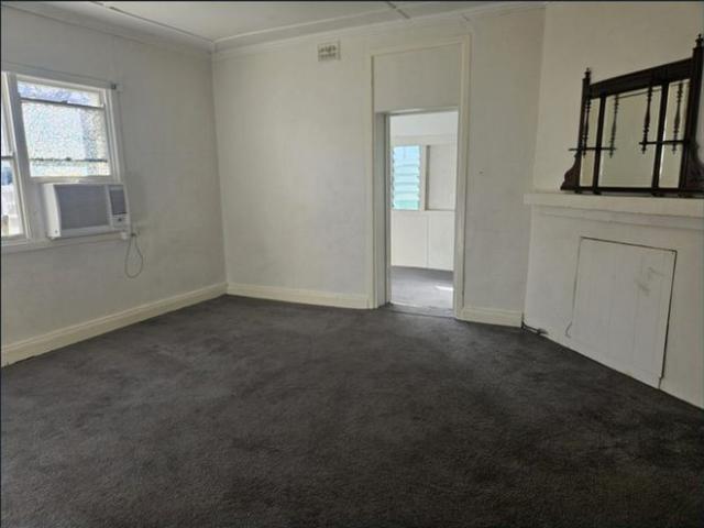 LARGE FAMILY HOME