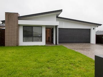 Large Family Home !