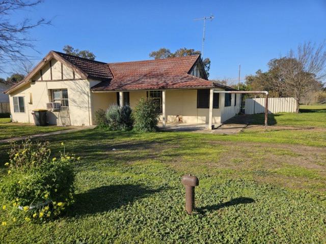 LARGE FAMILY HOME