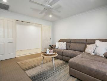 LARGE FAMILY HOME!