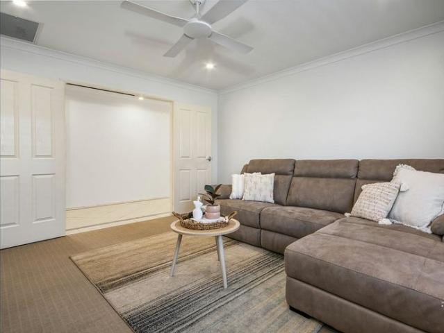 LARGE FAMILY HOME!
