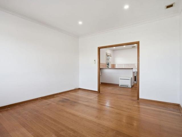Large Family Home, 3 4 bedrooms with additional studio space