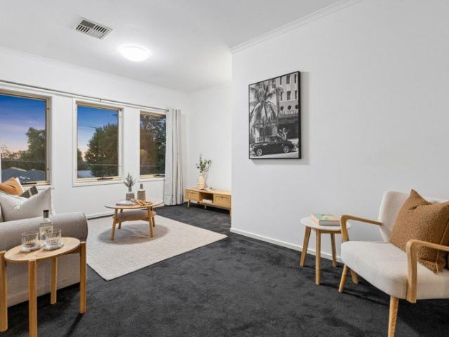 Large family home that perfectly blends space, comfort and convenience, a few steps away from Morialta Secondary College