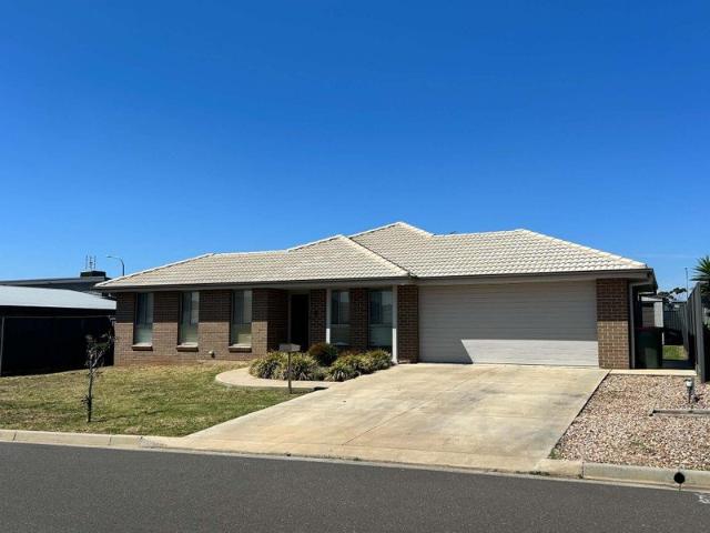 Large Family Home The Meadows
