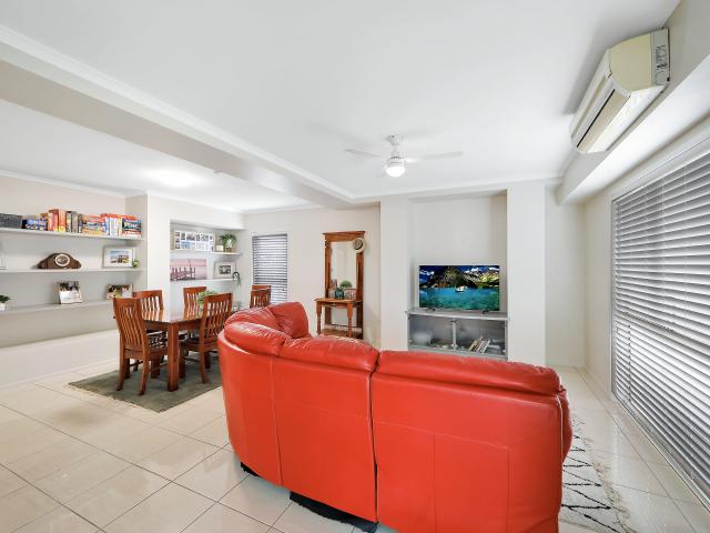 Large family home with multiple living and 5 bedrooms!