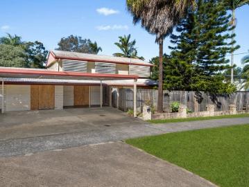 Large Family Home with Multiple Living Areas
