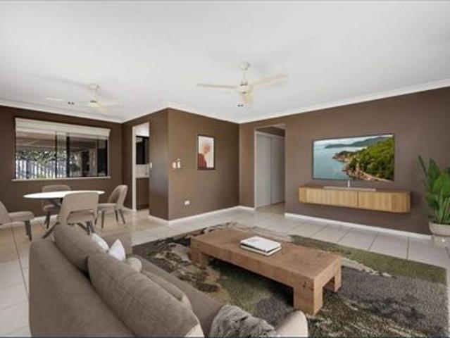 Large Family Home with a Pool!