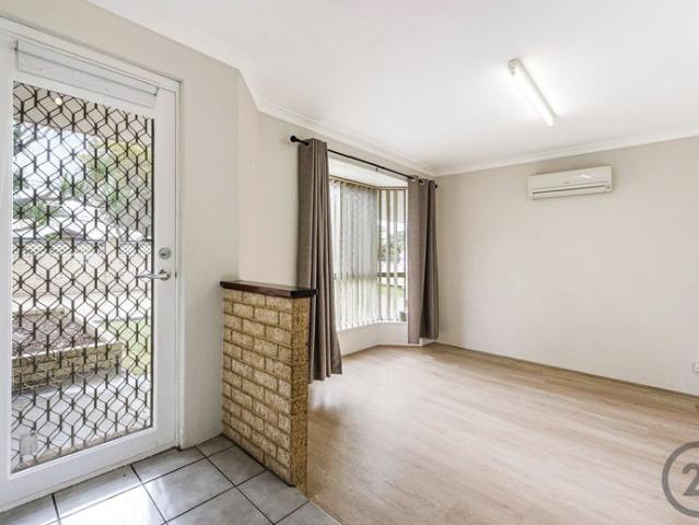 Large Family Home with a Pool, Perfect for Summer