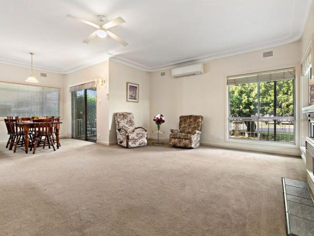 Large family home with abundant garaging