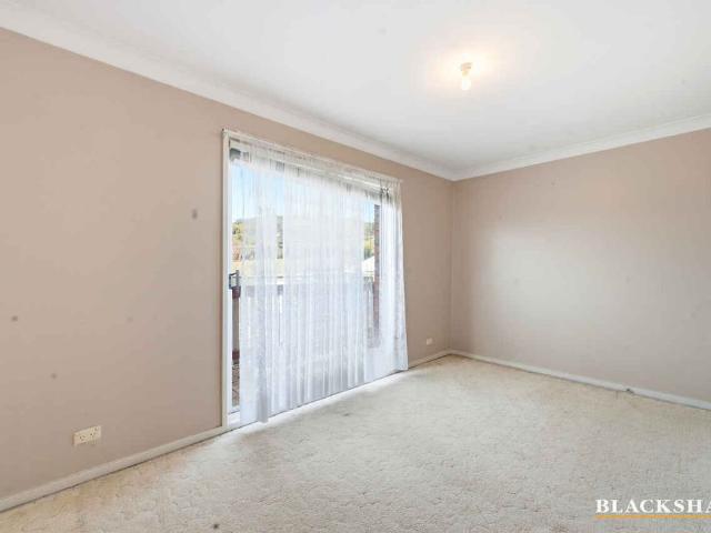 LARGE FAMILY HOME WITH FLEXIBLE FLOORPLAN