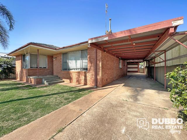 LARGE FAMILY HOME WITH GRANNY FLAT