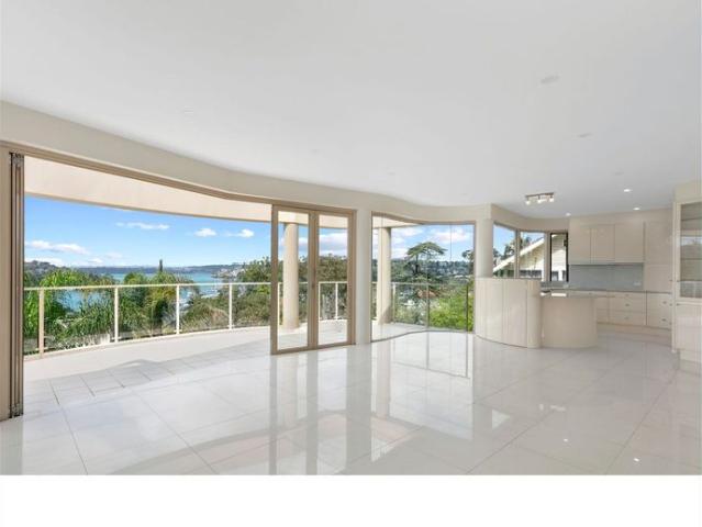 Large family home with harbour viewS, ideal for multi generational