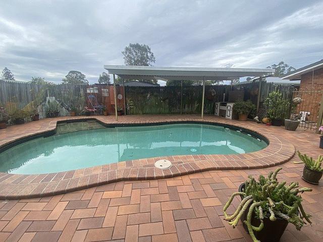 Large family home with Pool