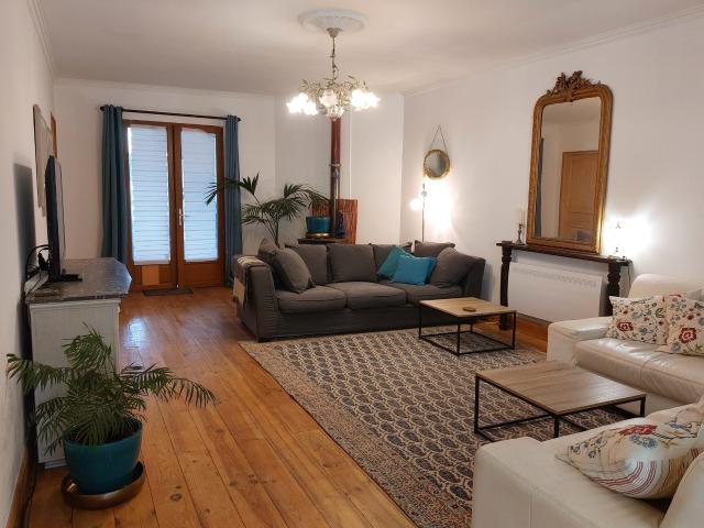 Large Family Home with Pool in Tourbes