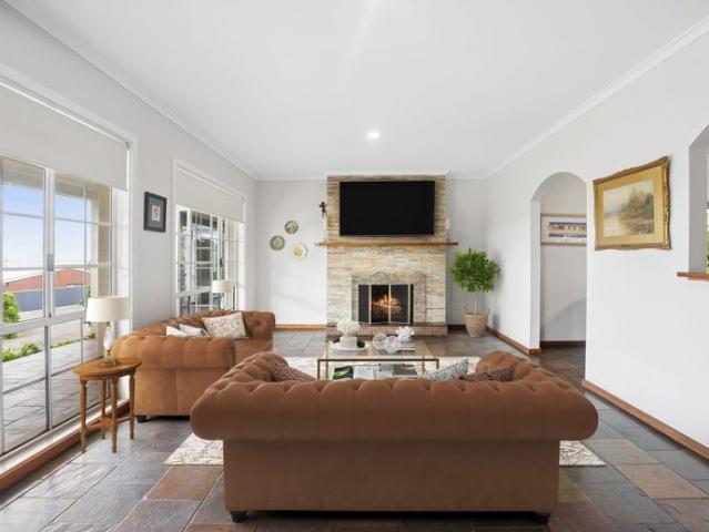 Large Family Home with Stunning Gardens with Sea Views!