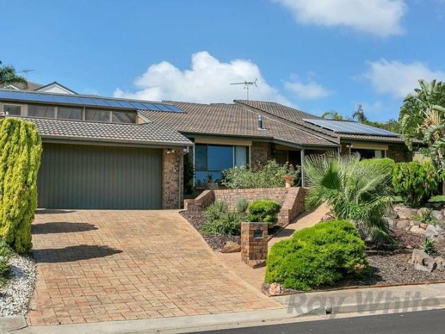 Large Family Home With Sea Views!