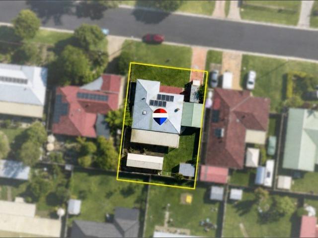Large Family Home with Self Contained Mates Hotel