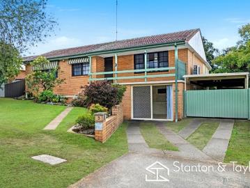 LARGE FAMILY HOME WITH SEPARATE STUDIO & SIDE ACCESS