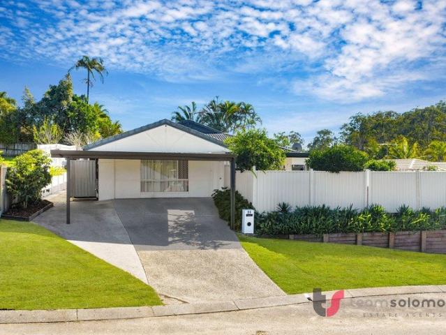 LARGE FAMILY HOME WITH SEPARATED GRANNY FLAT