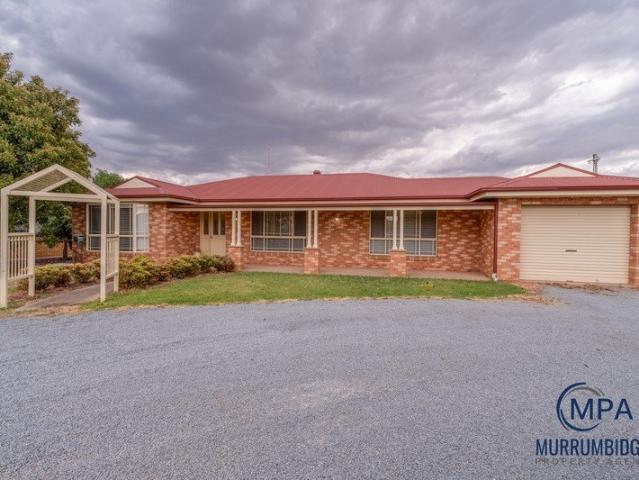 Large Family Home with Shed and Land