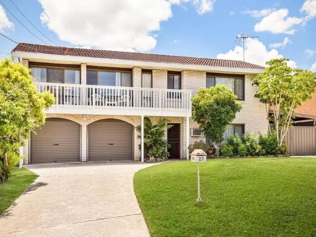 Large Family Home with Solar in Matthew Pearce Catchment!