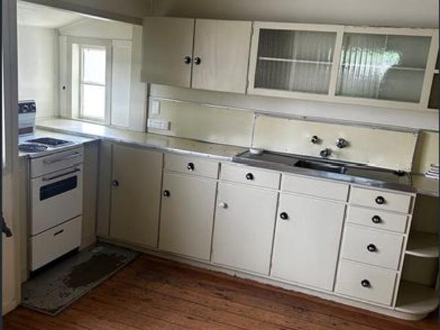 Large Family Home with Split System Air cons!