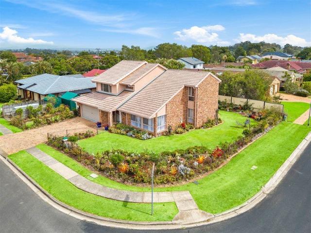 Large Family Home & Block in Calamvale 4116