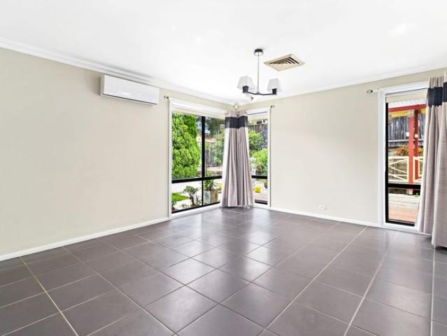 Large Family Home close to Shops and Transport!