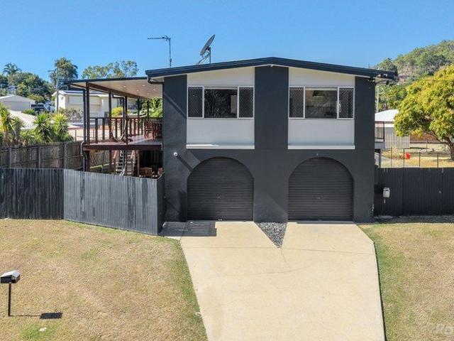 LARGE FAMILY HOME… EXPANSIVE ENTERTAINING… POPULAR LOCATION
