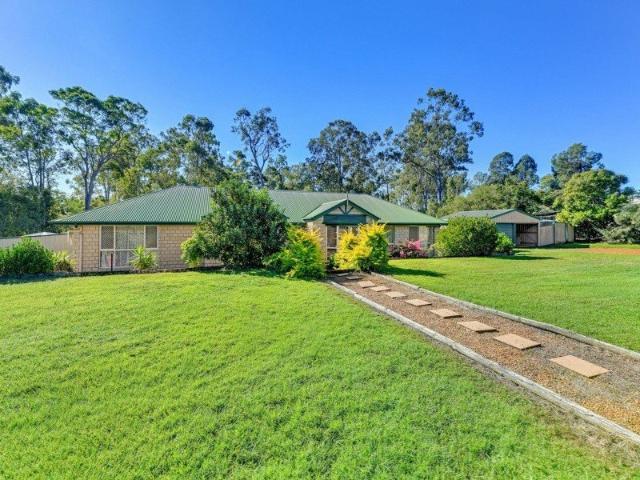 Large Family Home Flagstone Estate