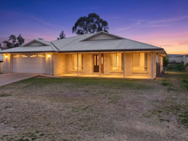 LARGE FAMILY HOME GREAT NEIGHBOURHOOD
