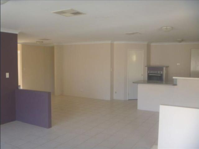 LARGE FAMILY HOME IN TAPPING