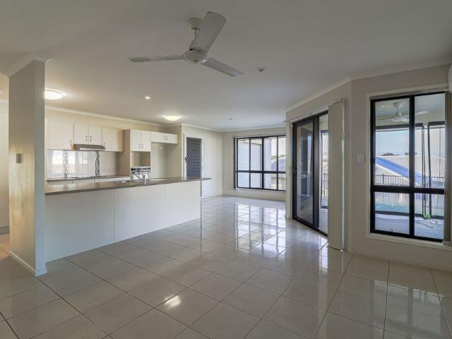 LARGE FAMILY HOME IN THE HEART OF BOYNE ISLAND