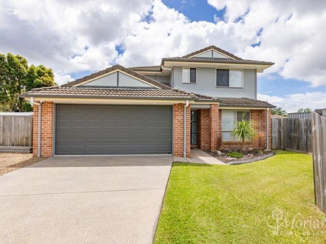 Large family home in the heart of Bellmere!