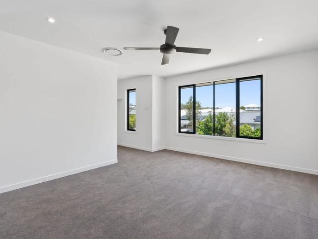 Large Family Home in the Heart of Peregian Springs