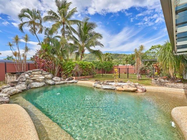 LARGE FAMILY HOME IN A GREAT LOCATION!