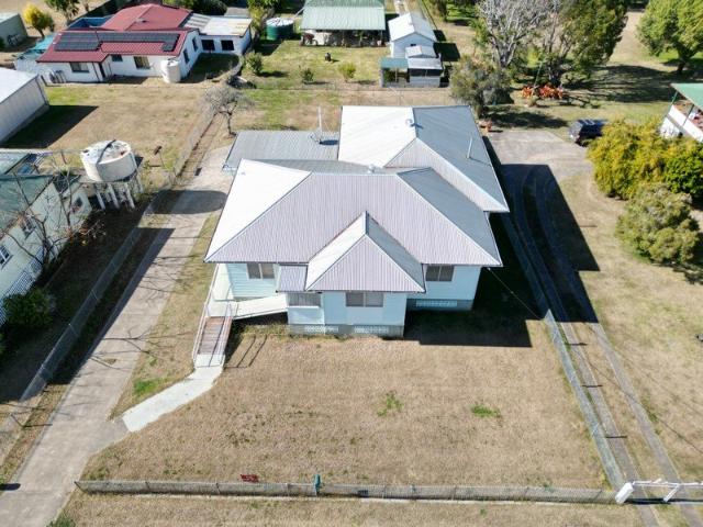 Large Family Home, in a great location!